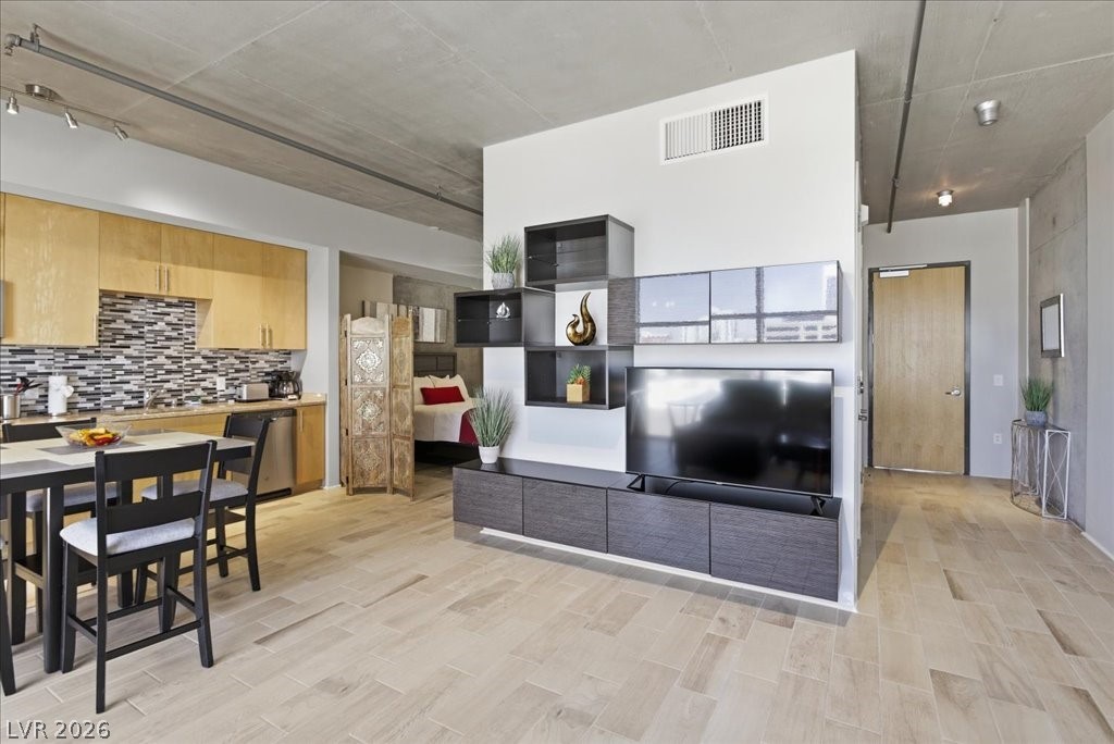 353 East Bonneville Avenue 601 Las Vegas NV 89101