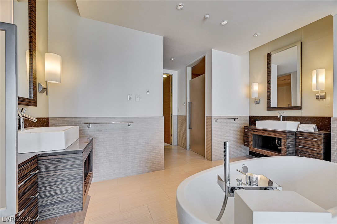 3750 South Las Vegas Boulevard 3707 Las Vegas NV 89158