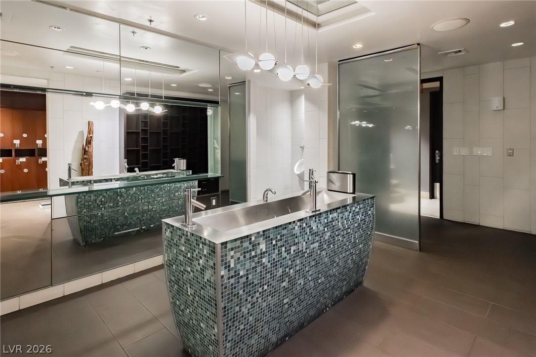 4525 Dean Martin Drive 2012 Las Vegas NV 89103
