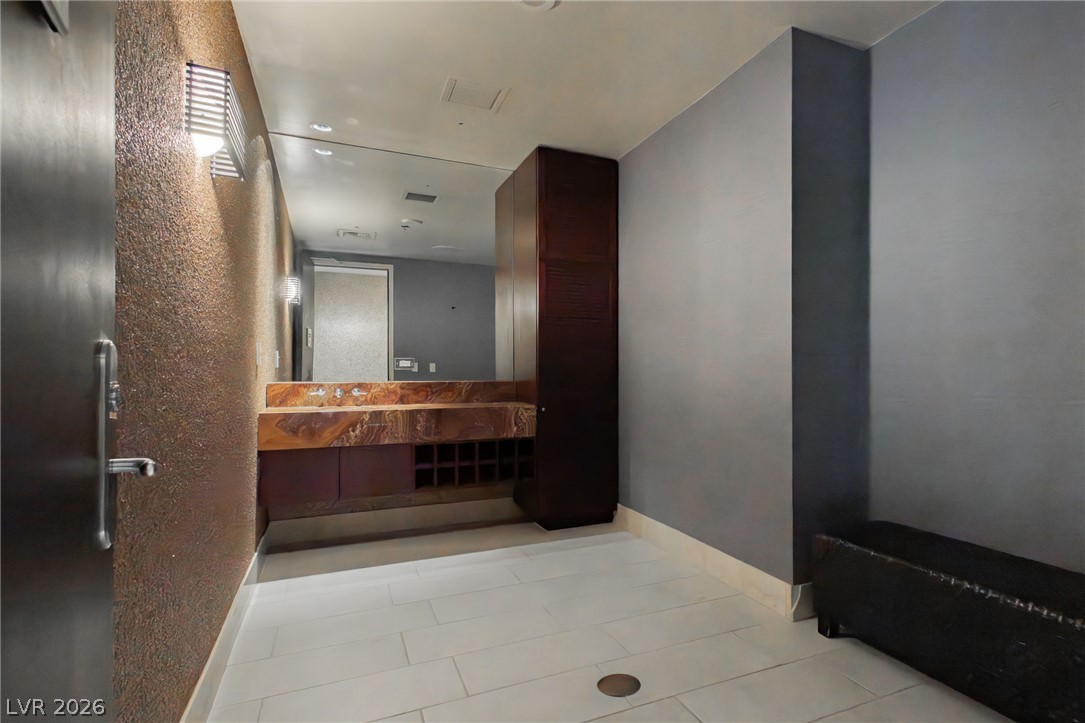 4525 Dean Martin Drive 2012 Las Vegas NV 89103
