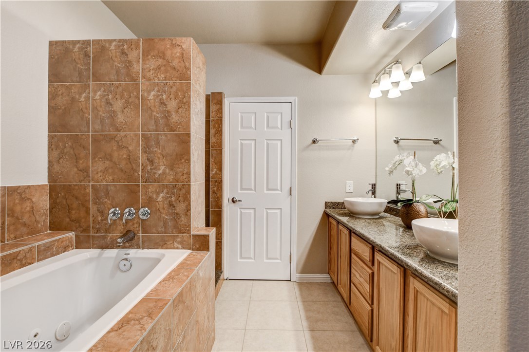 10811 Ultima Court 102 Las Vegas NV 89144