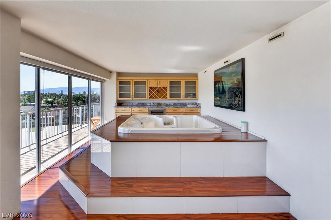 3111 Bel Air Drive 6g Las Vegas NV 89109