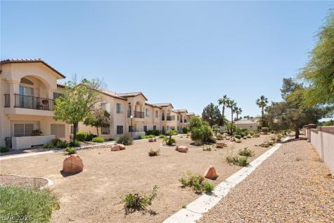 4941 Black Bear Road 204 Las Vegas NV 89149