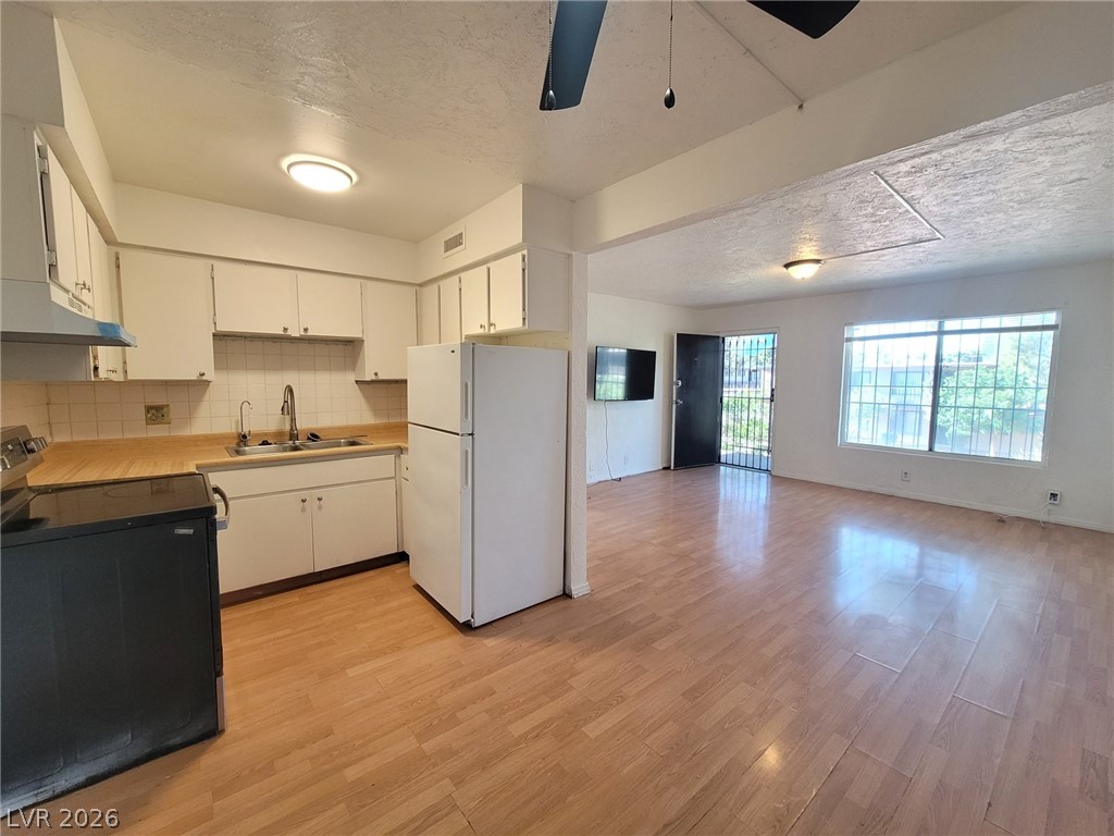 585 South Royal Crest Circle 7 Las Vegas NV 89169