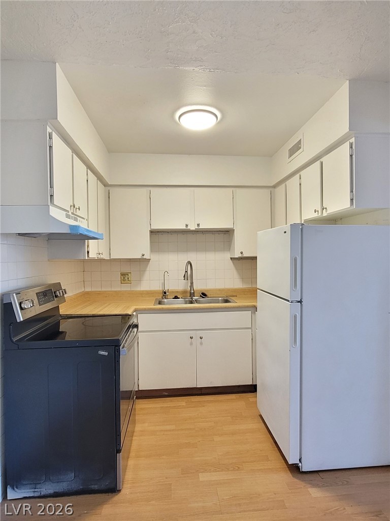 585 South Royal Crest Circle 7 Las Vegas NV 89169