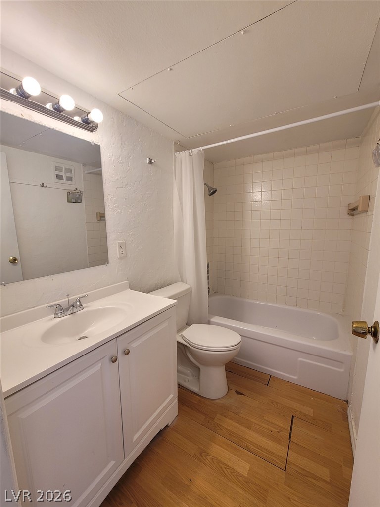 585 South Royal Crest Circle 7 Las Vegas NV 89169