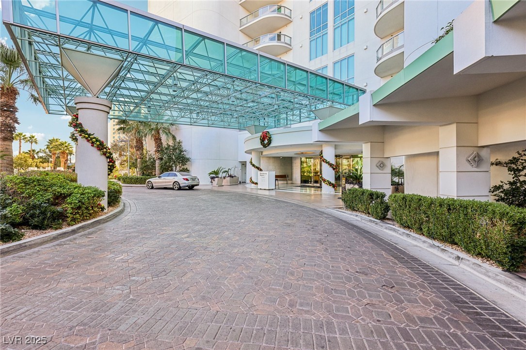 222 Karen Avenue 2608 Las Vegas NV 89109