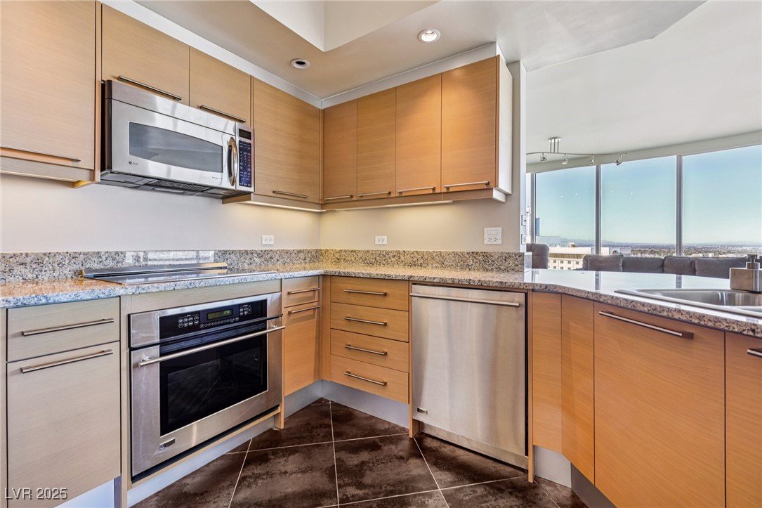 222 Karen Avenue 2608 Las Vegas NV 89109