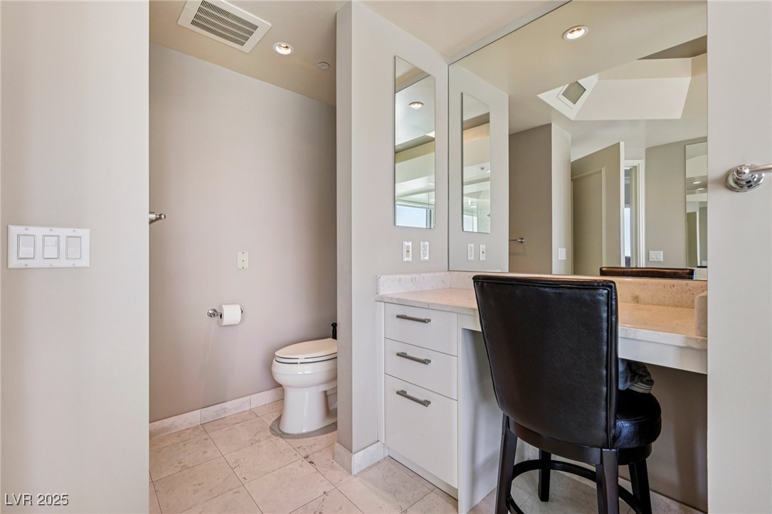 222 Karen Avenue 2608 Las Vegas NV 89109