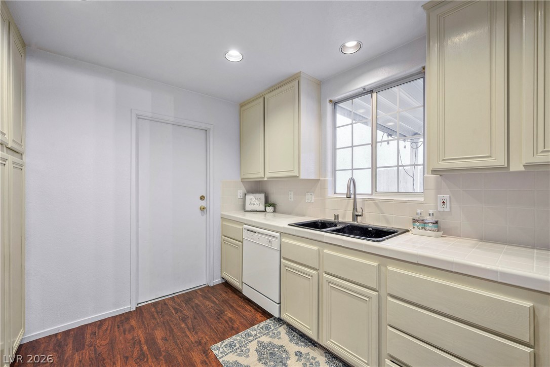 5424 Comchec Way 103 Las Vegas NV 89108