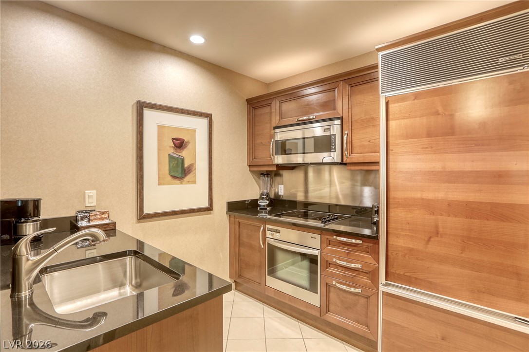 135 East Harmon Avenue 3321 Las Vegas NV 89109