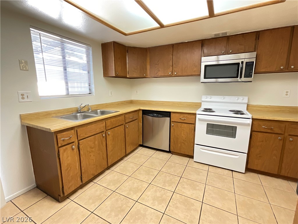 5244 Child Court 82 Las Vegas NV 89103