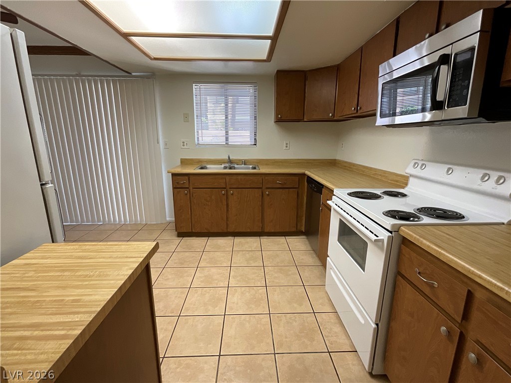 5244 Child Court 82 Las Vegas NV 89103