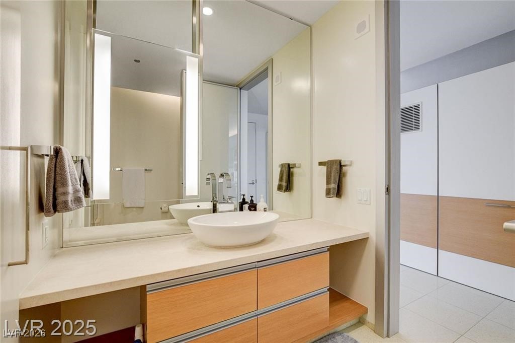 3722 Las Vegas Boulevard 1010 Las Vegas NV 89158
