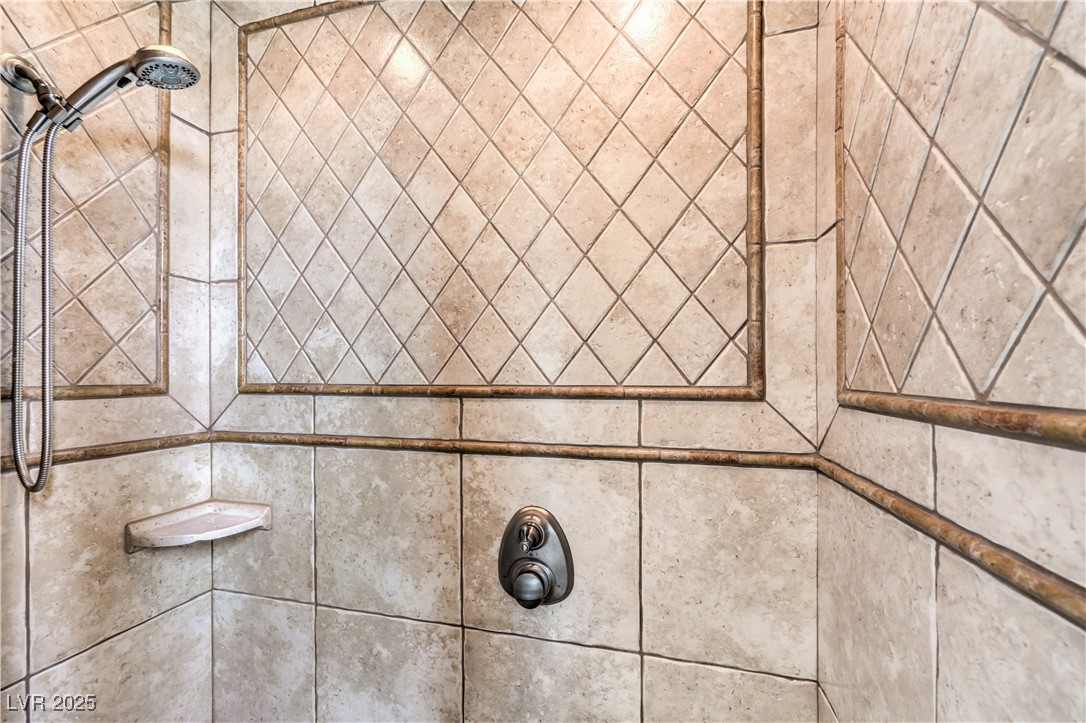 10 Via Vasari 3105 Henderson NV 89011