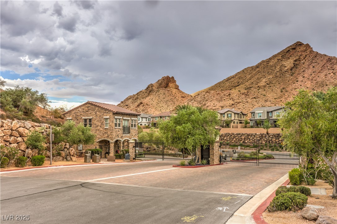 10 Via Vasari 3105 Henderson NV 89011