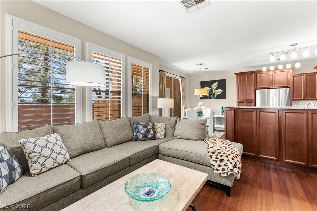 251 South Green Valley Parkway 2011 Henderson NV 89012