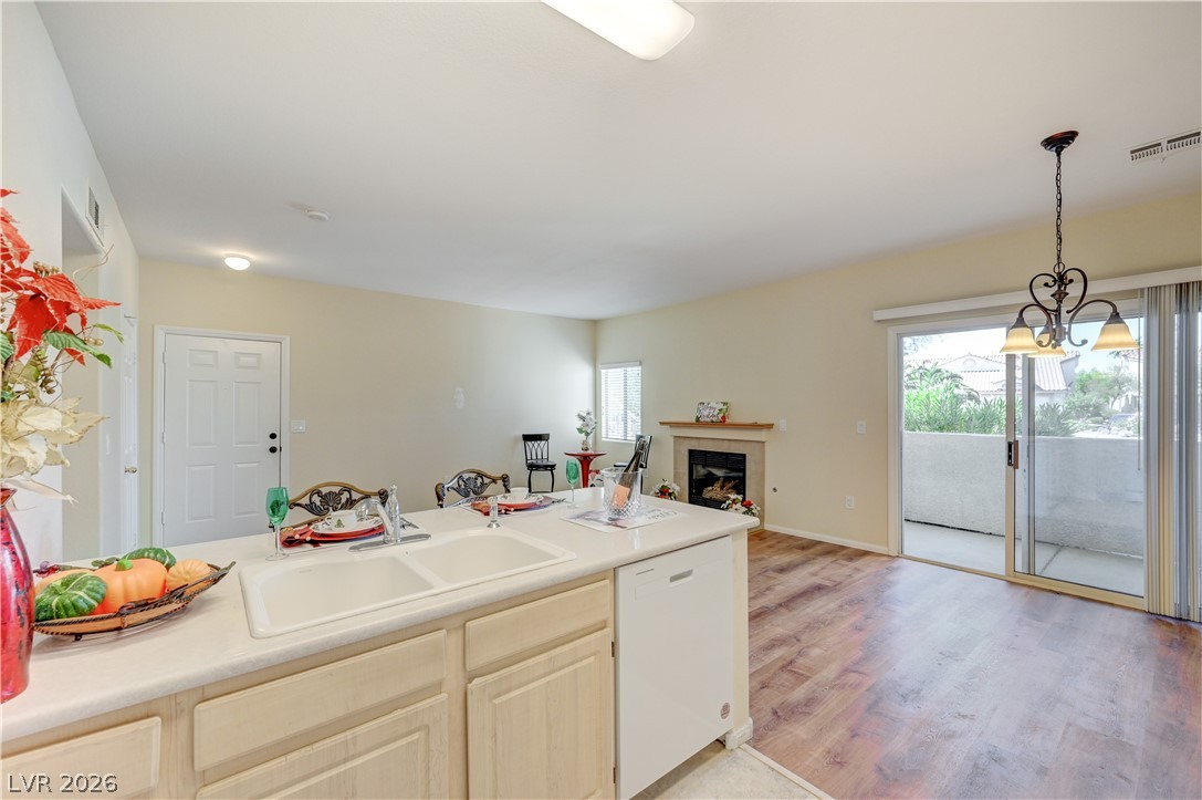 855 North Stephanie Street 2711 Las Vegas NV 89014