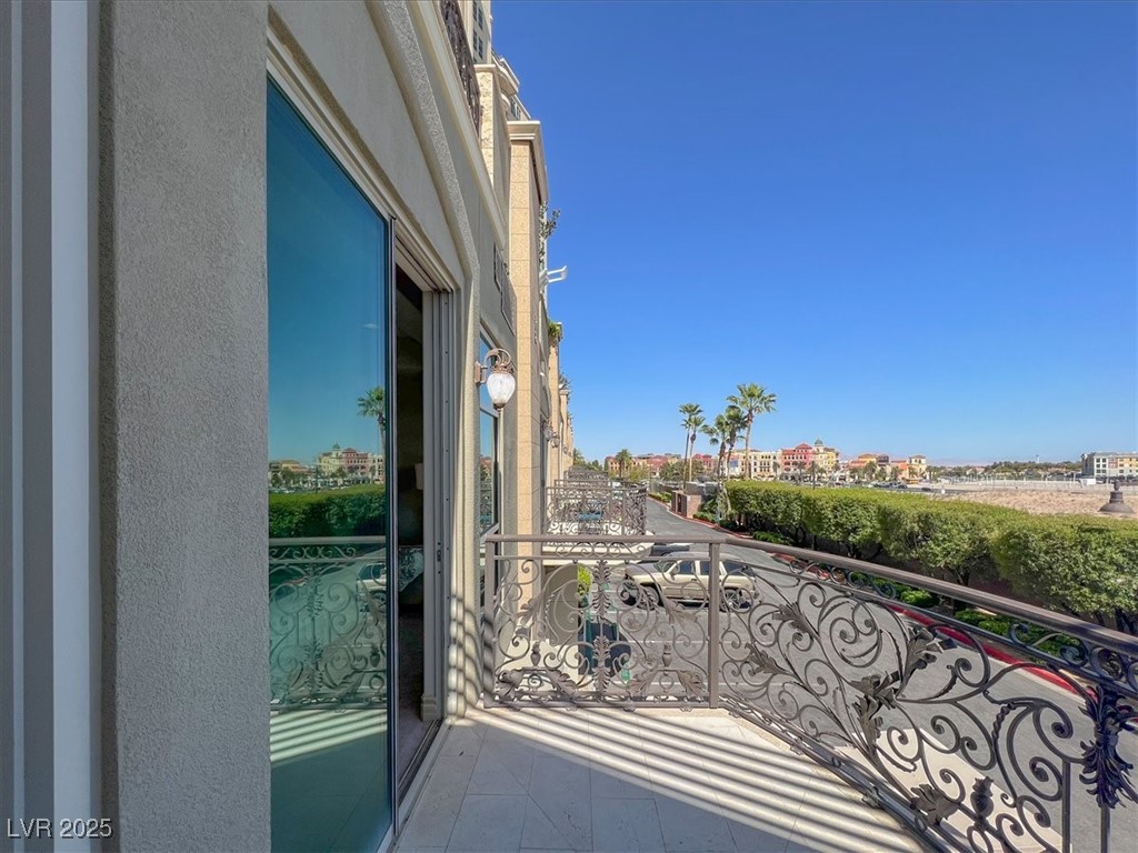 9101 Alta Drive 18 Las Vegas NV 89145