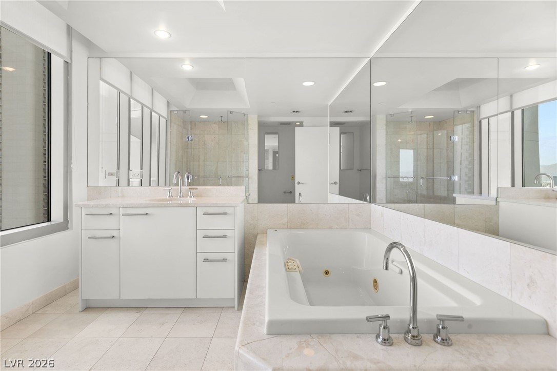 222 Karen Avenue 1702 Las Vegas NV 89109