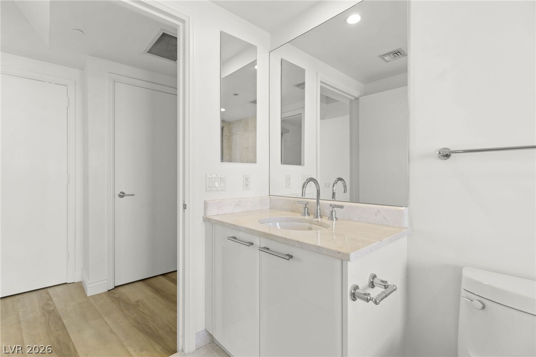 222 Karen Avenue 1702 Las Vegas NV 89109