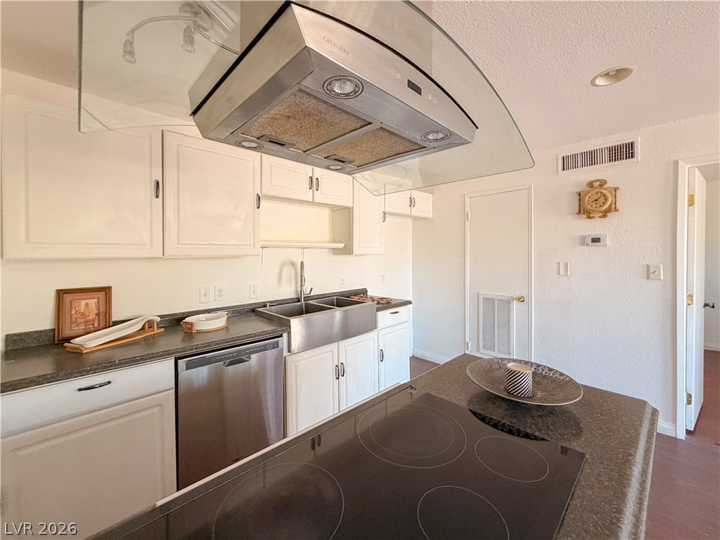 3712 Royal Crest Street 14 Las Vegas NV 89119