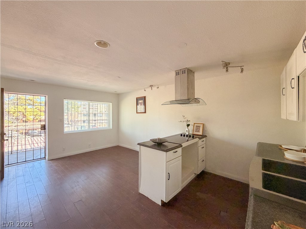 3712 Royal Crest Street 14 Las Vegas NV 89119