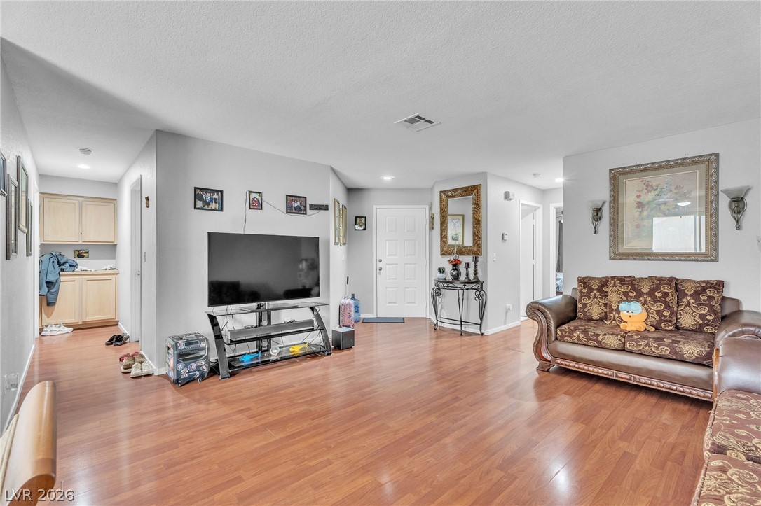 1401 Linnbaker Lane 202 Las Vegas NV 89110