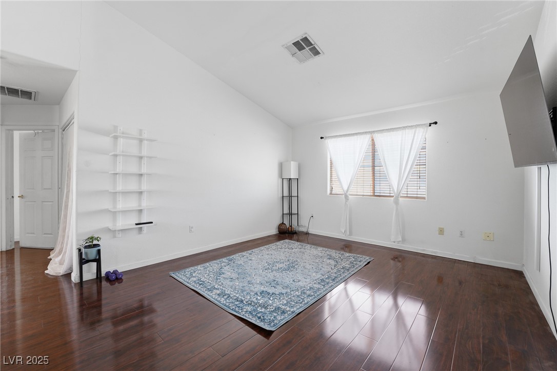 5330 Portavilla Court 203 Las Vegas NV 89122