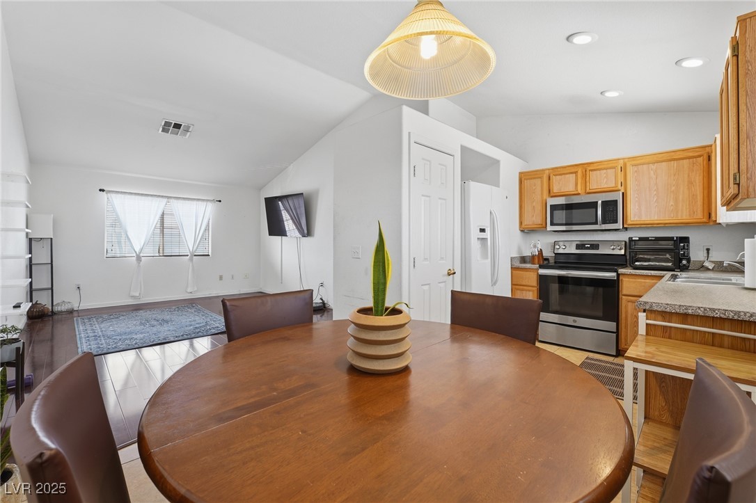 5330 Portavilla Court 203 Las Vegas NV 89122
