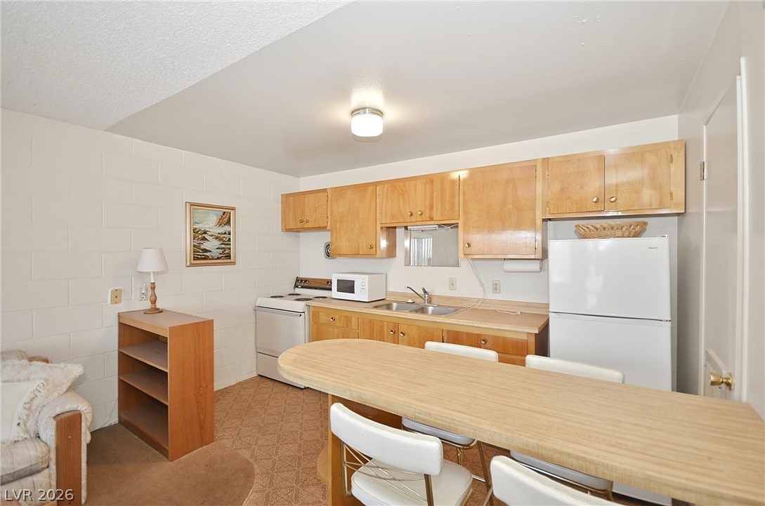 3720 Royal Crest Street 21 Las Vegas NV 89119