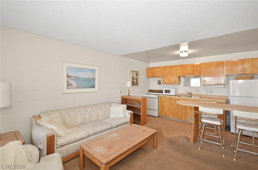 3720 Royal Crest Street 21 Las Vegas NV 89119