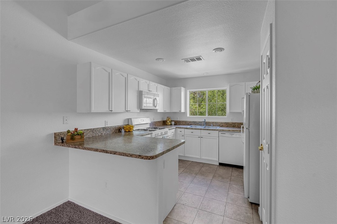353 Amber Pine Street 203 Las Vegas NV 89144