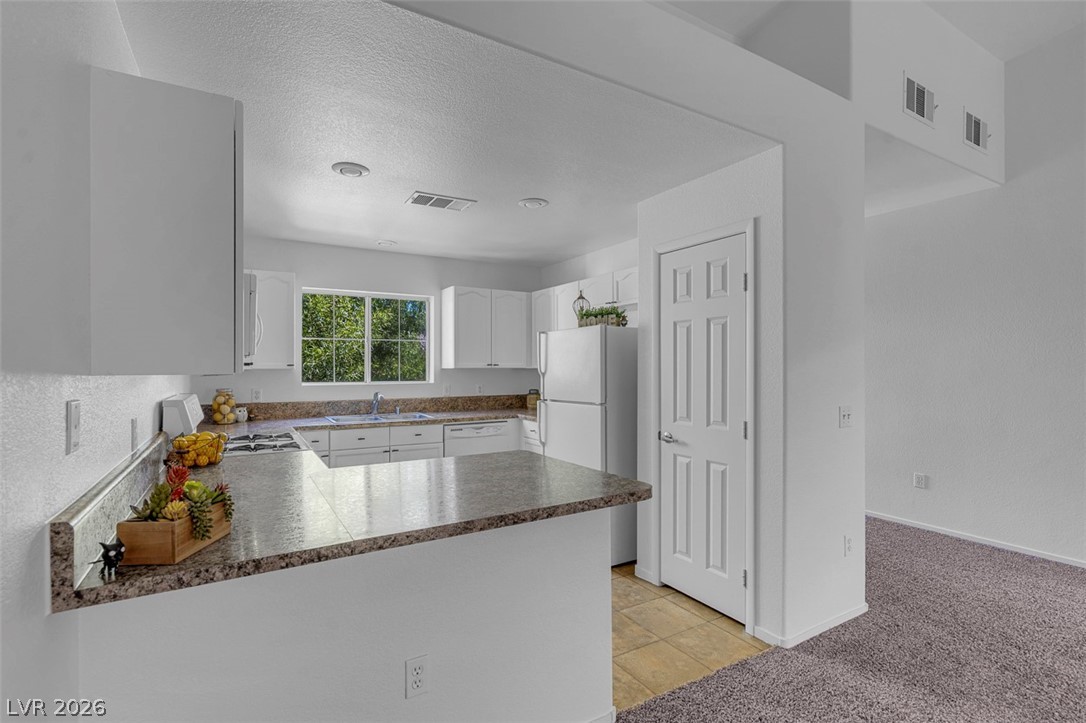 353 Amber Pine Street 203 Las Vegas NV 89144