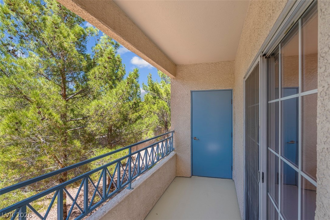 353 Amber Pine Street 203 Las Vegas NV 89144