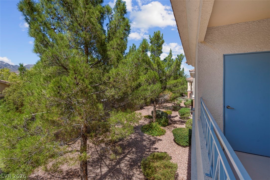 353 Amber Pine Street 203 Las Vegas NV 89144