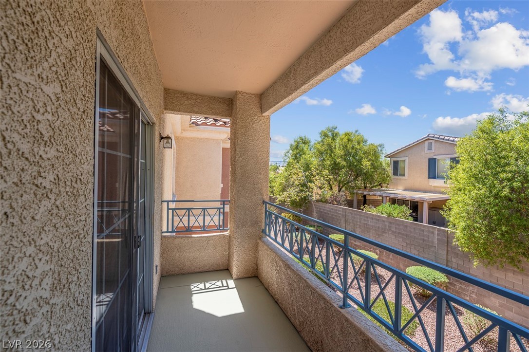 353 Amber Pine Street 203 Las Vegas NV 89144