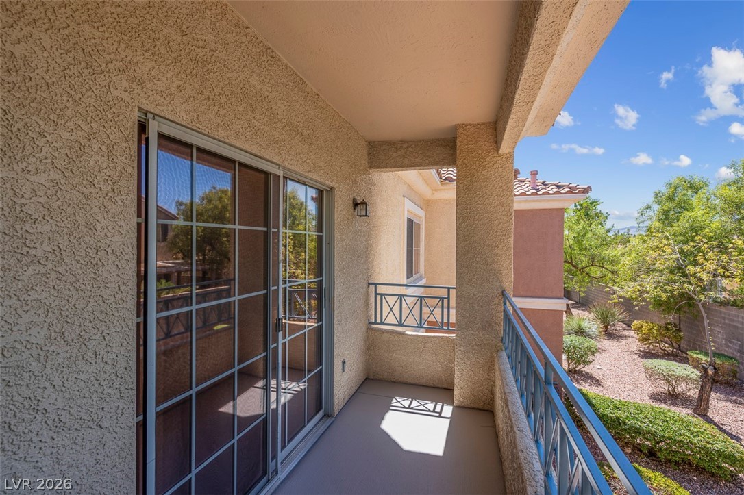 353 Amber Pine Street 203 Las Vegas NV 89144