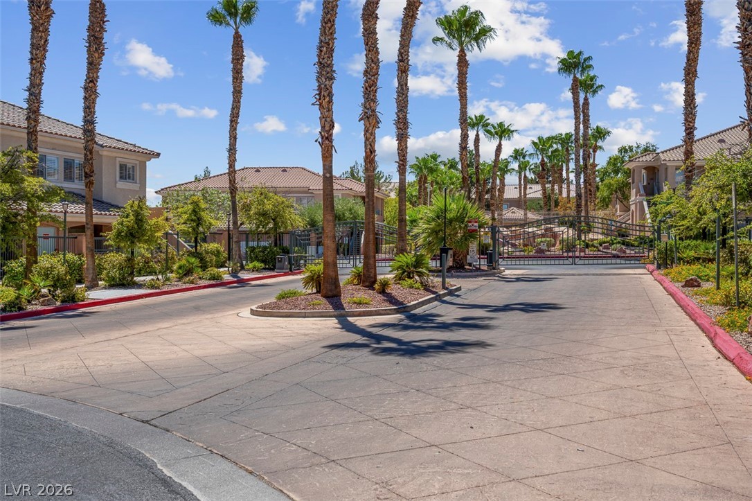 353 Amber Pine Street 203 Las Vegas NV 89144