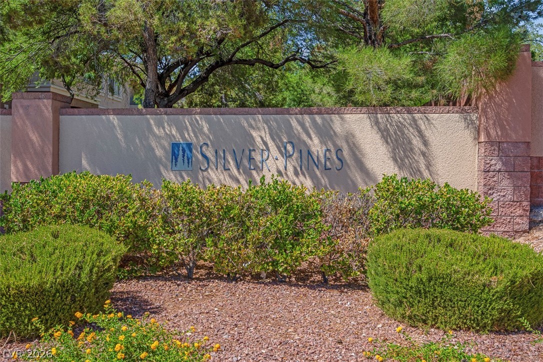 353 Amber Pine Street 203 Las Vegas NV 89144