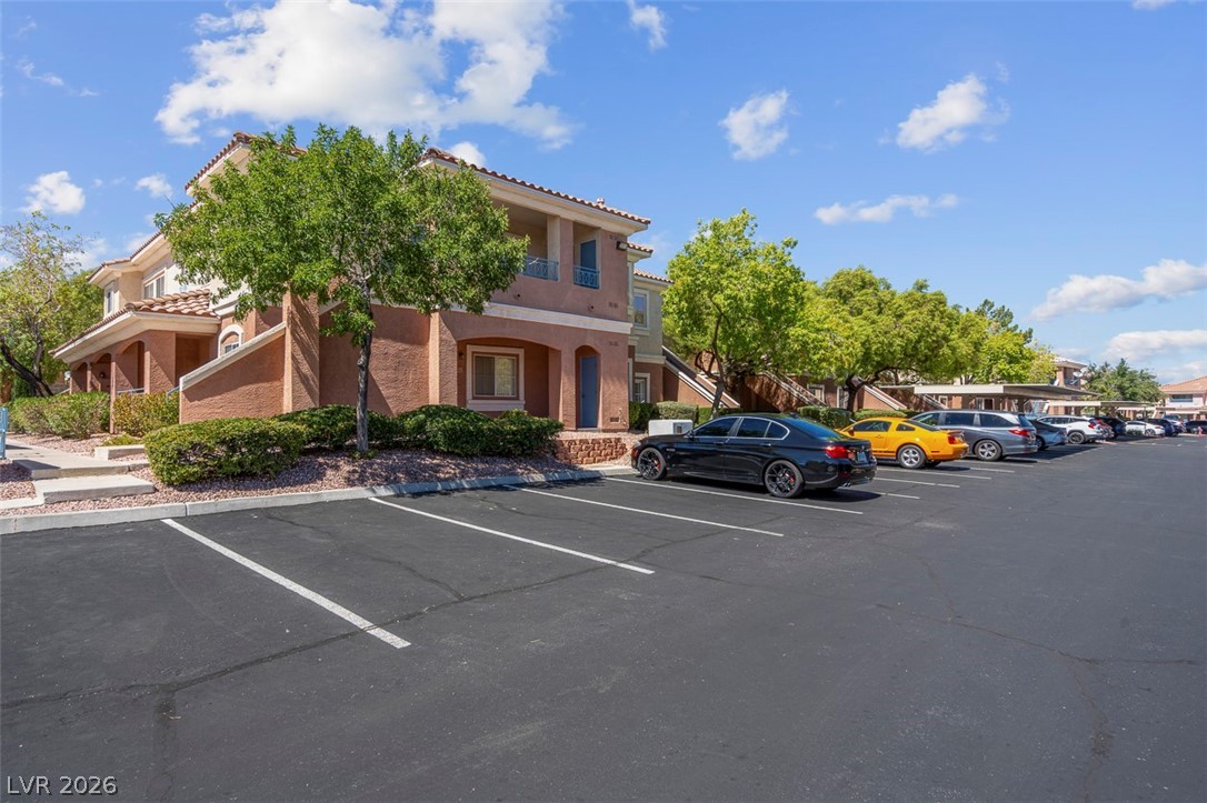 353 Amber Pine Street 203 Las Vegas NV 89144