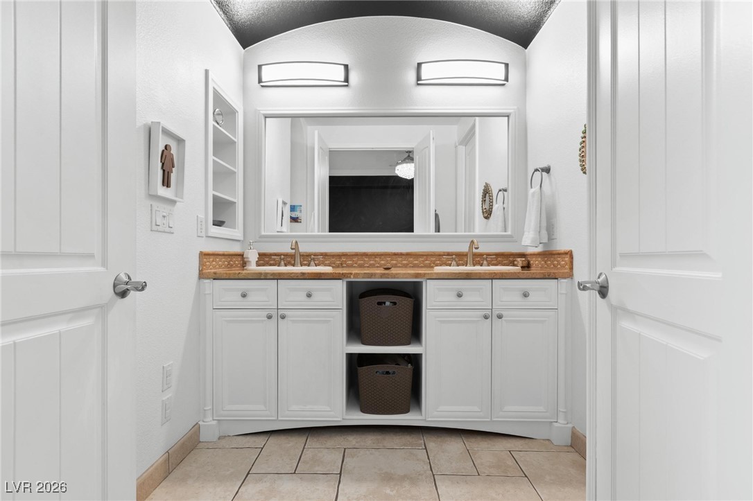 30 Via Vasari 102 Henderson NV 89011