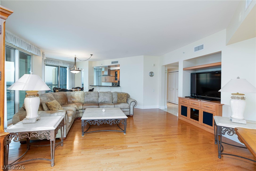 2747 Paradise Road 1706 Las Vegas NV 89109