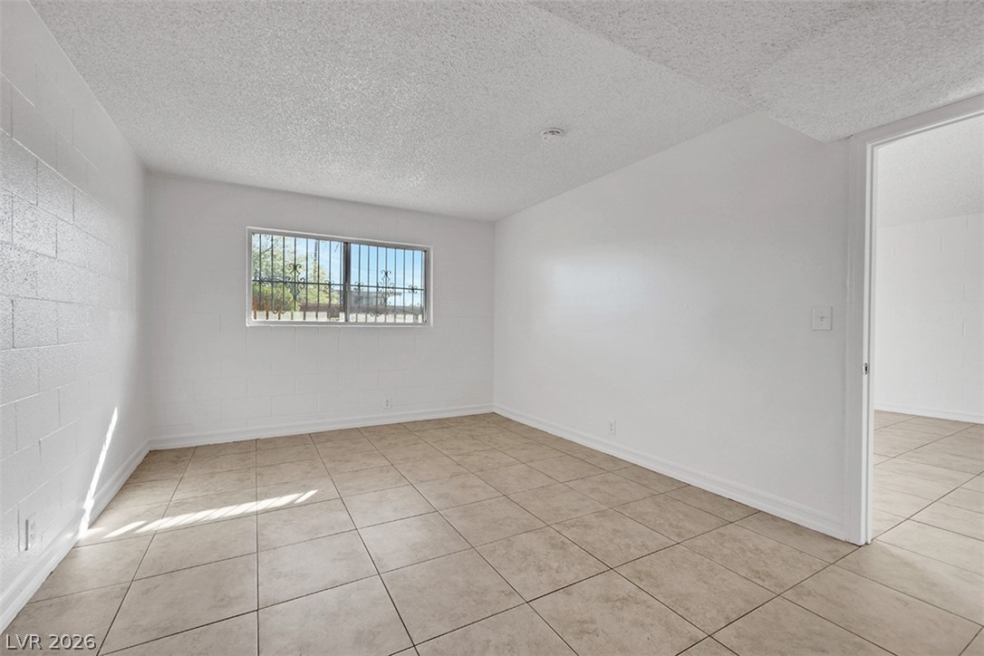 585 South Royal Crest Circle 16 Las Vegas NV 89169