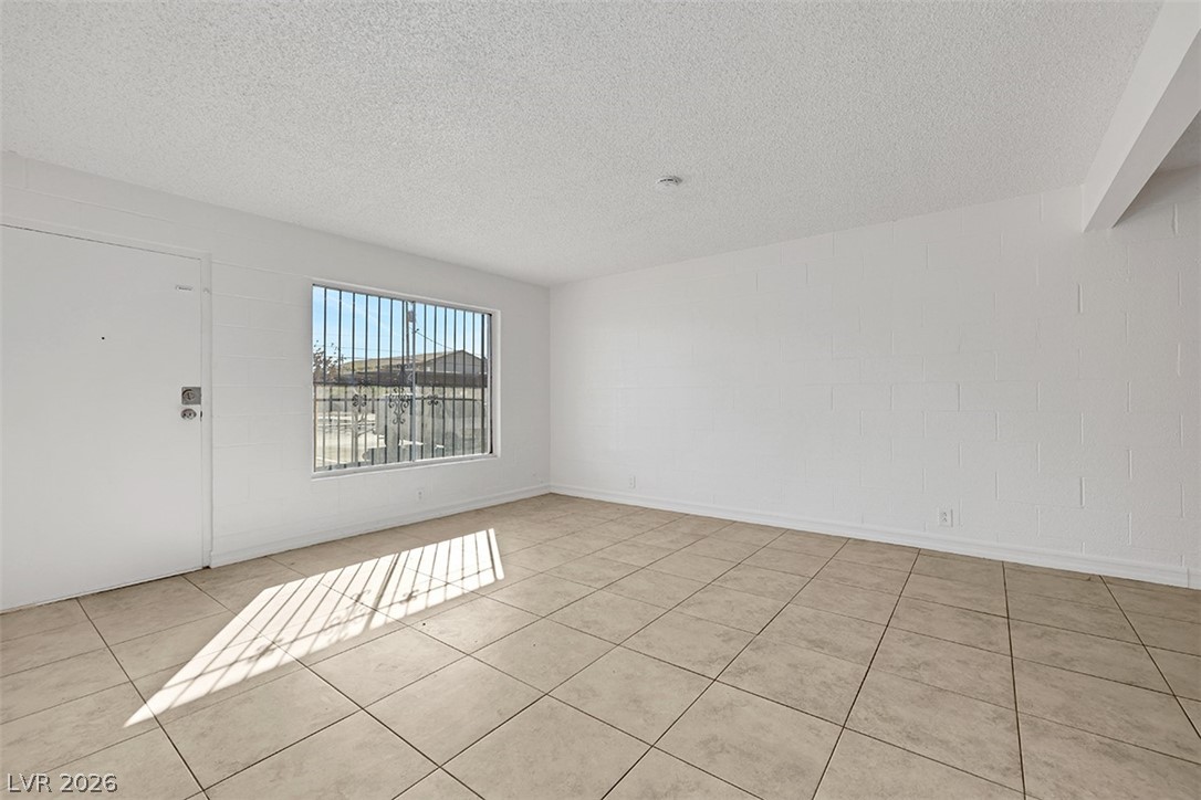 585 South Royal Crest Circle 16 Las Vegas NV 89169