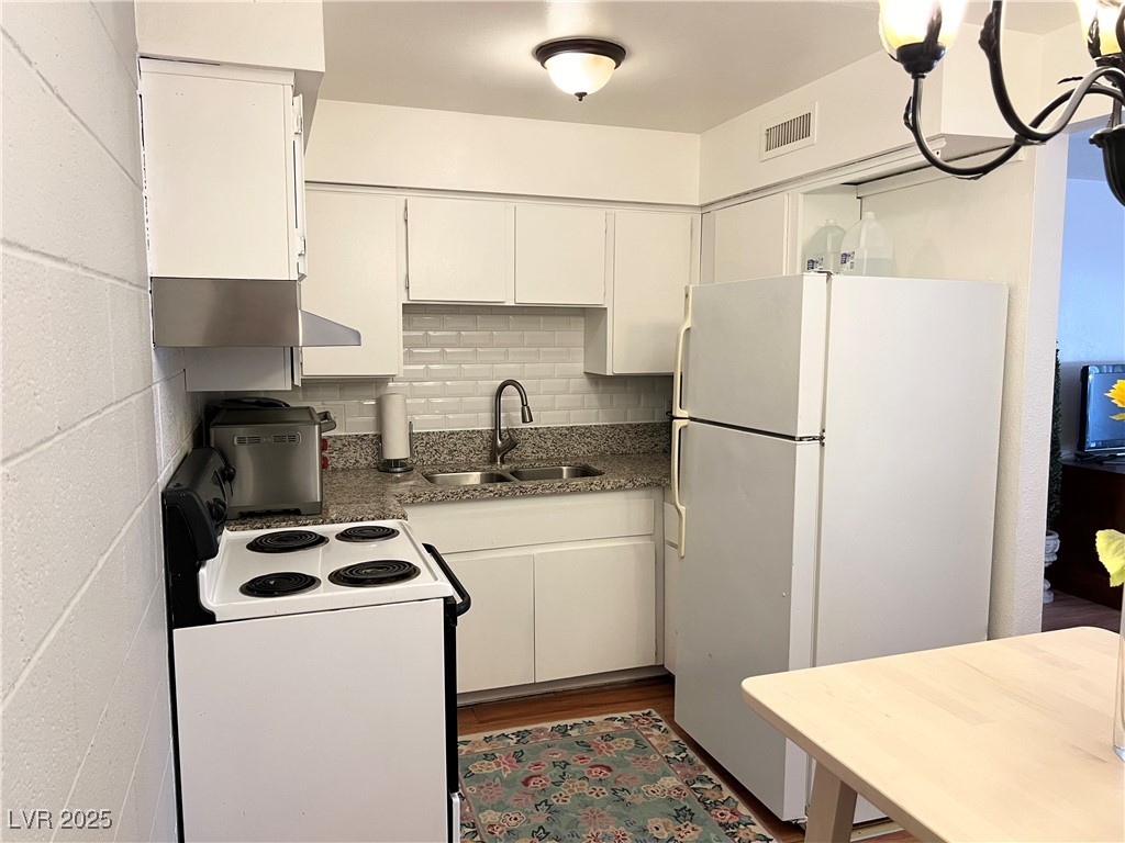 625 South Royal Crest Circle 2 Las Vegas NV 89169