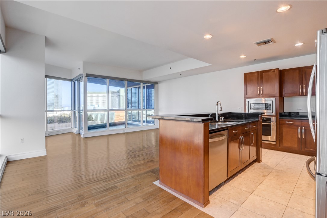 4575 Dean Martin Drive 1212 Las Vegas NV 89103