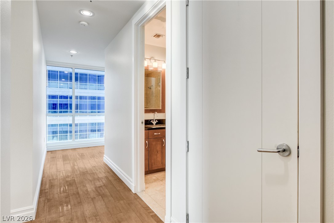 4575 Dean Martin Drive 1212 Las Vegas NV 89103