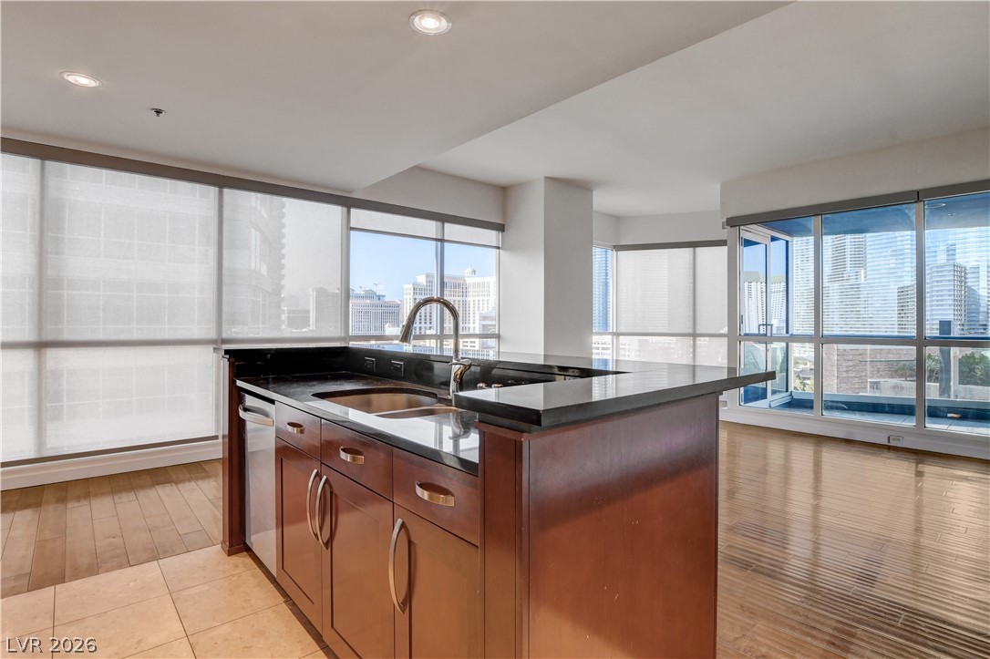 4575 Dean Martin Drive 1212 Las Vegas NV 89103