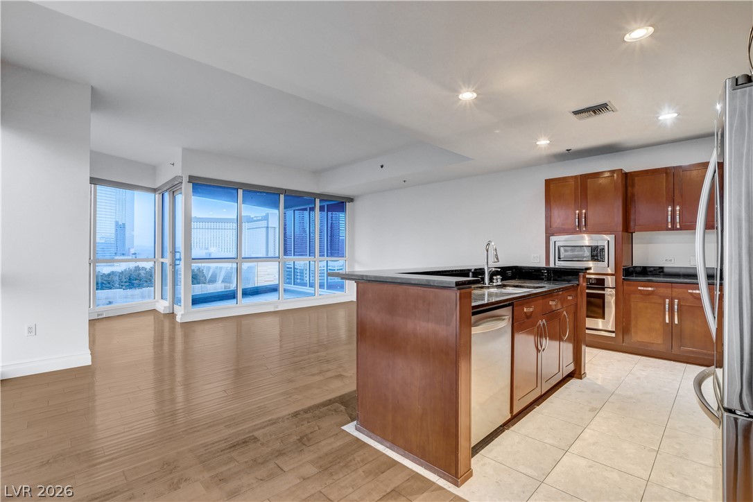4575 Dean Martin Drive 1212 Las Vegas NV 89103